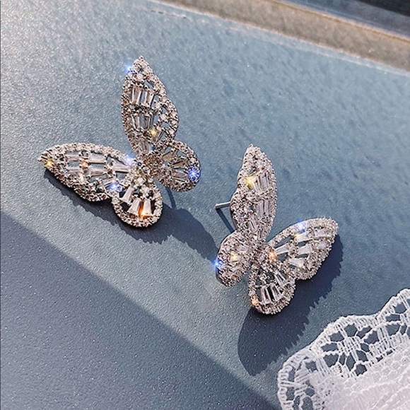 Jewelry - Sold out - Zircon Butterfly Stud Earrings